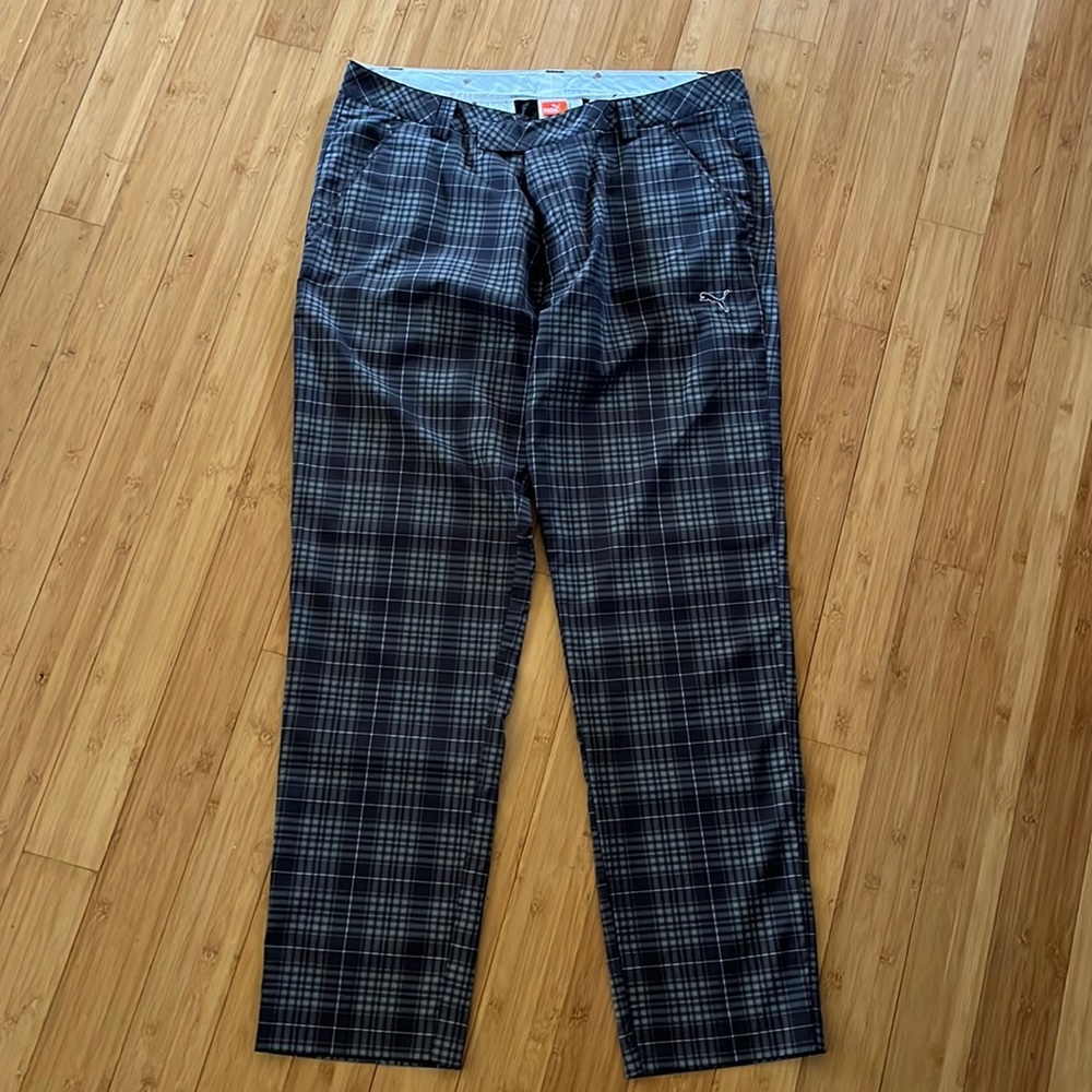Puma 36/32 golf pants. Fun pattern and lightweight!